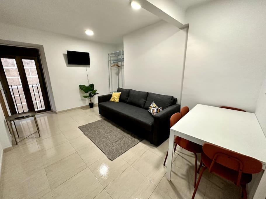 Little Horse Apartments 2 Ταραγόνα Εξωτερικό φωτογραφία